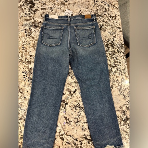 AMERICAN EAGLE SUPER HIGH RISE STRAIGHT JEAN - Picture 4 of 4
